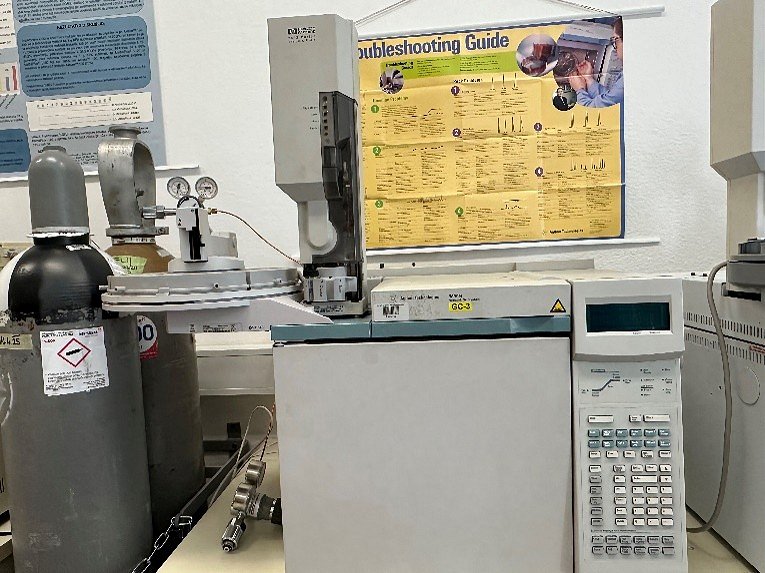 Agilent_6890N_Network_6C_plinski_karmatograf.jpg