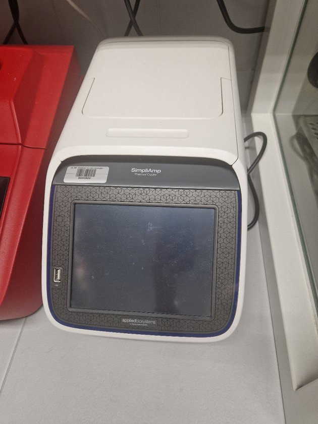 prc_simliamp_thermal_cycler_instrument.jpg